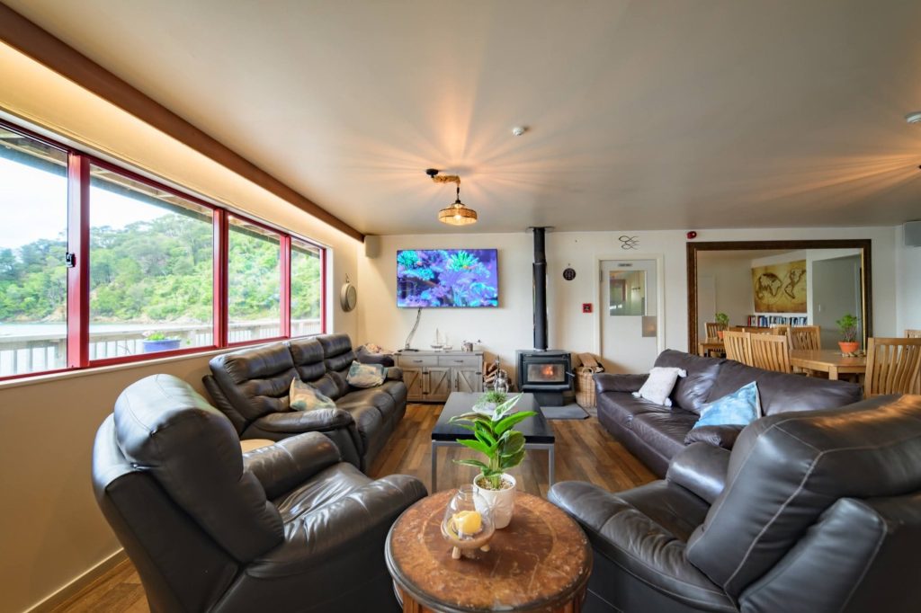 The lodge lounge