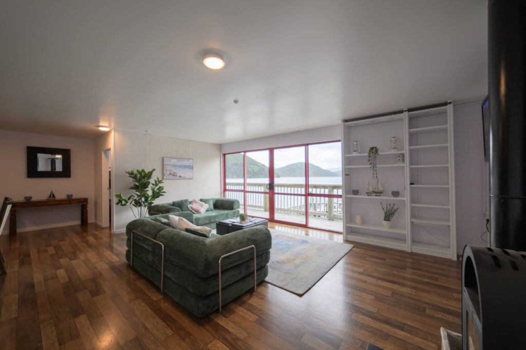 Te Rawa, Upstairs apartment