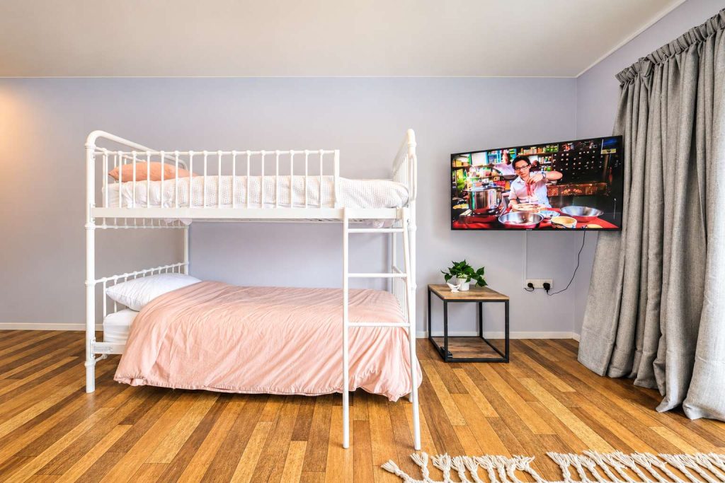White bunks in Weka